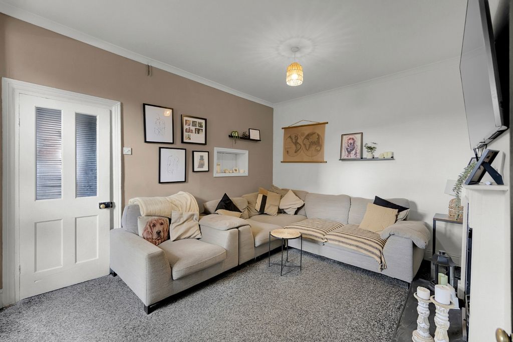 Property photo 2 of 21 5028002