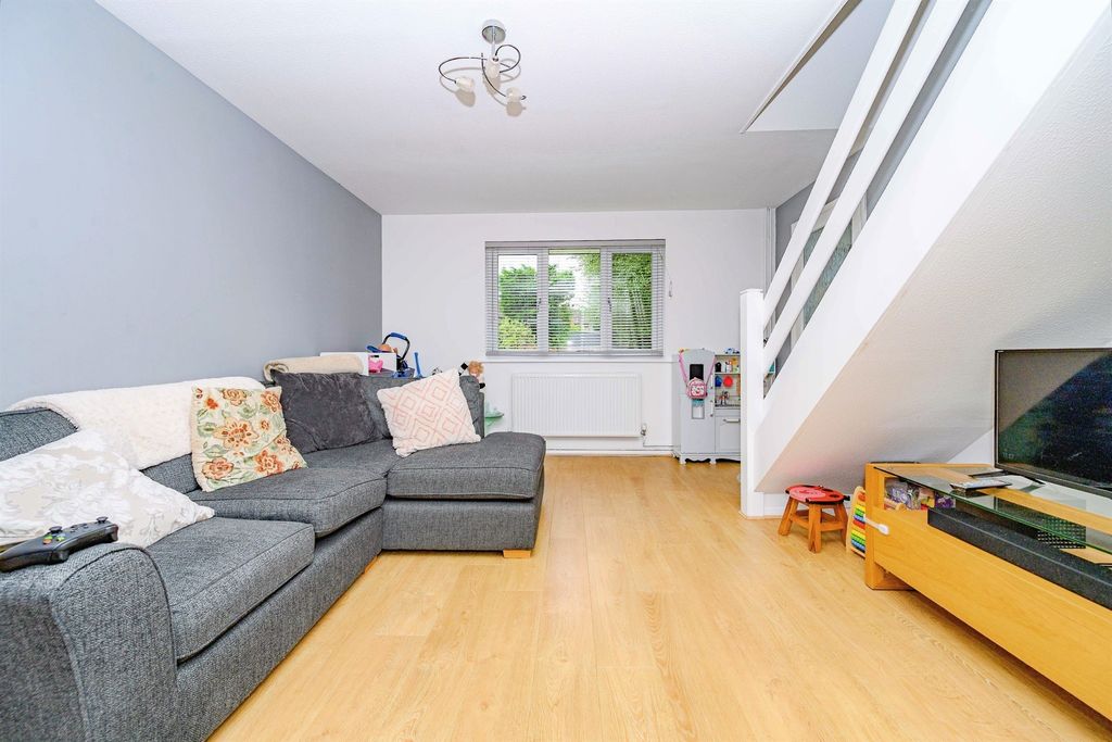 Property photo 3 of 11