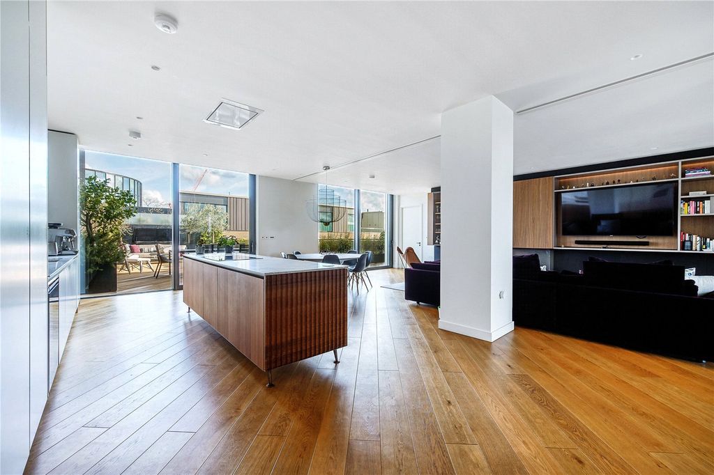 Property photo 3 of 20 Open Plan Reception