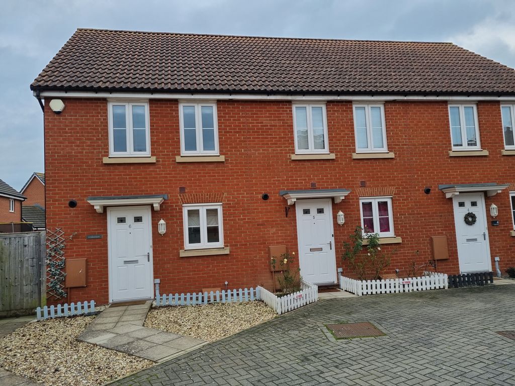 Property photo 1 of 9 Front