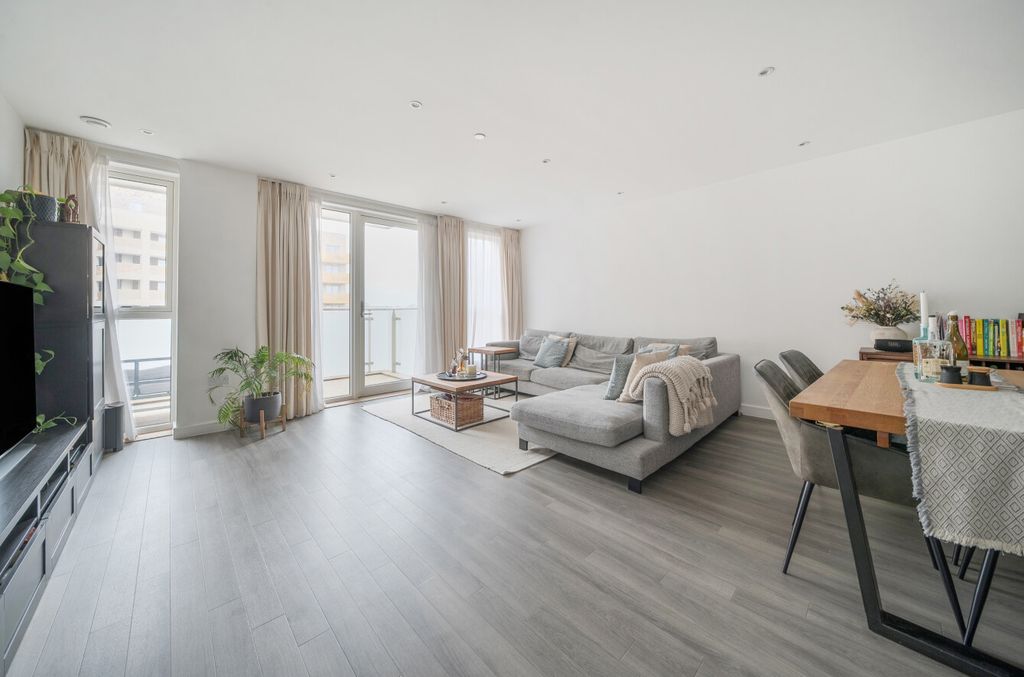 Property photo 1 of 19 1420412-15-69Aad0...