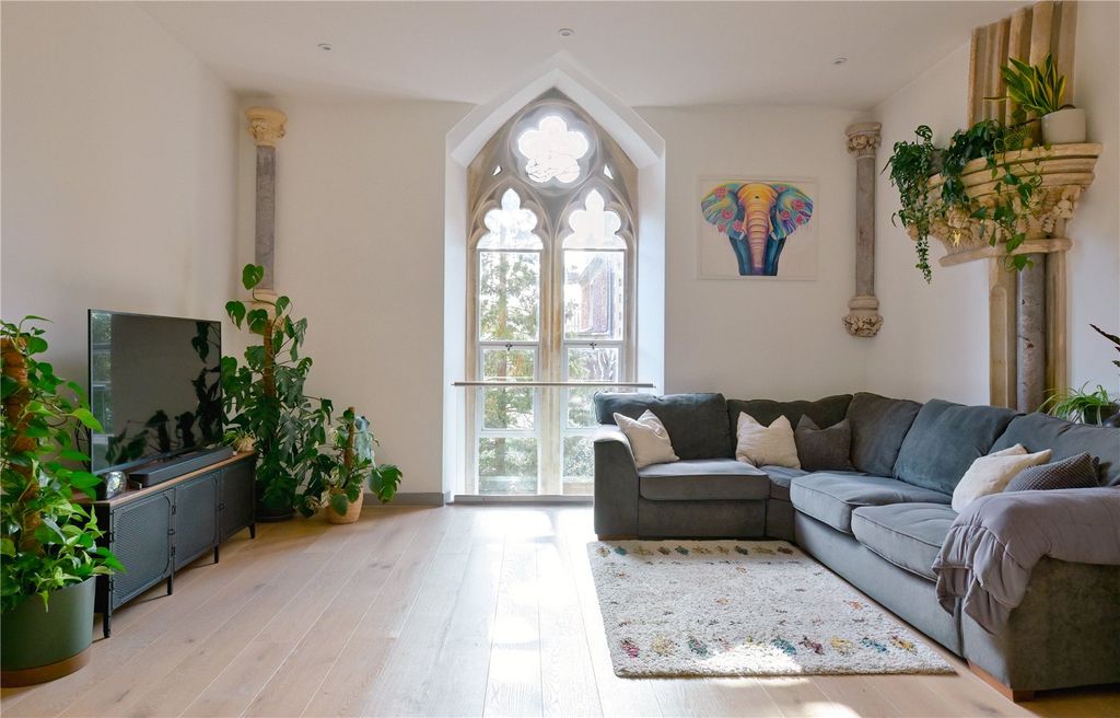 Property photo 2 of 18 Picture No. 04