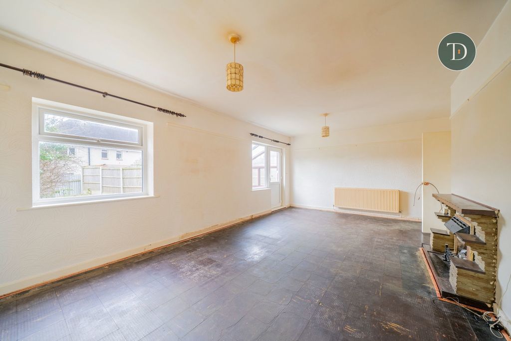 Property photo 3 of 25