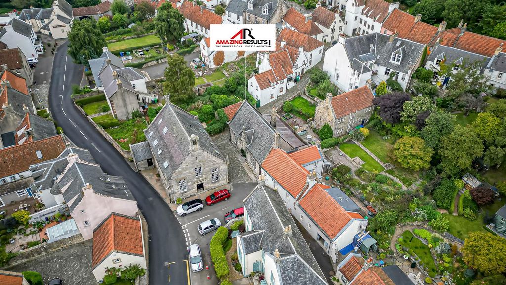 Property photo 2 of 29 Little Causeway, Culross