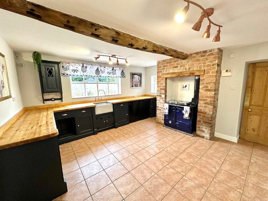 Property photo 2 of 17 Image