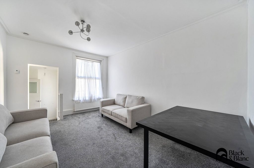 Property photo 3 of 9 Living Room