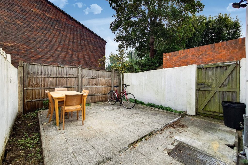 Property photo 2 of 11