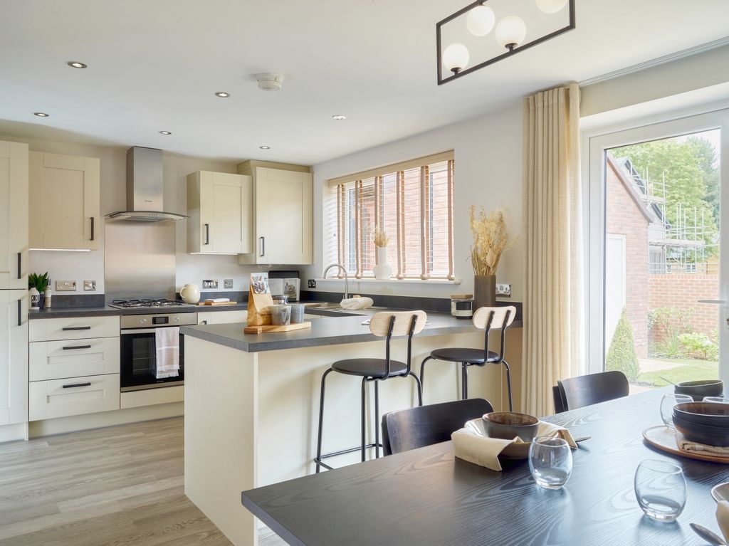 Property photo 2 of 6 Bovis Kidderminster Crescent Cypress85458