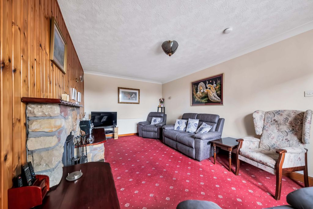 Property photo 3 of 36