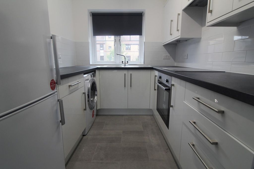 Property photo 3 of 5 Kitchen