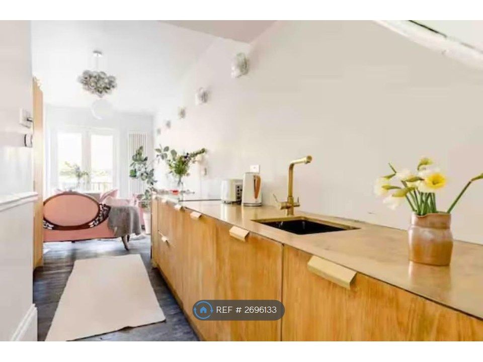 Property photo 1 of 22 Stylish Kitchen Area