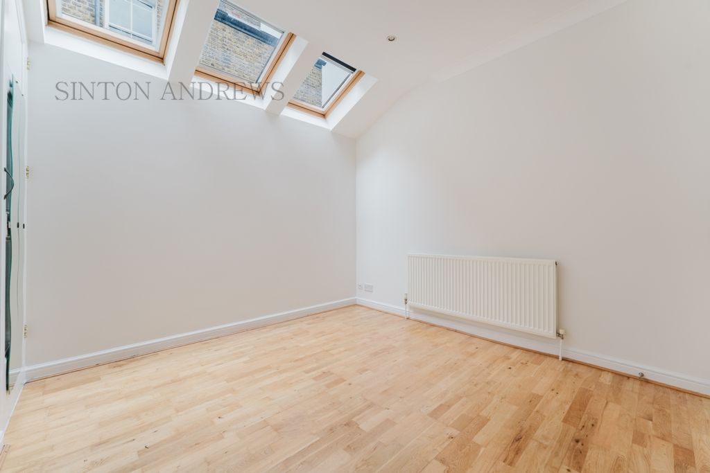 Property photo 3 of 12 Photo 4