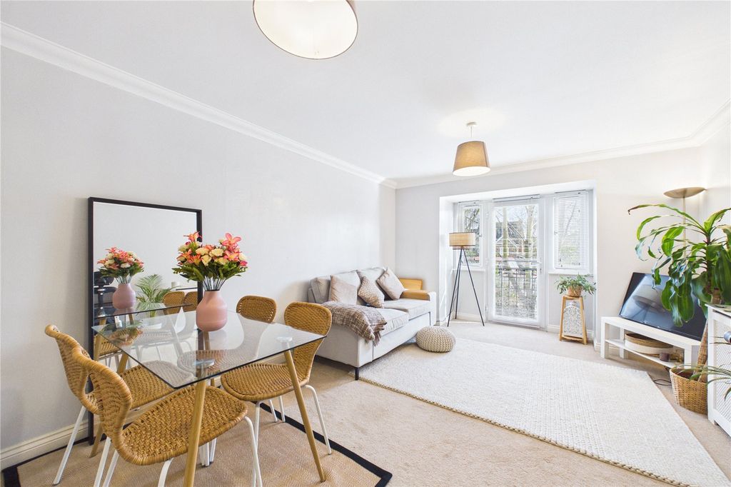 Property photo 2 of 16 Dining/Living Room