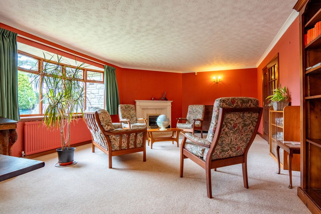 Property photo 2 of 37