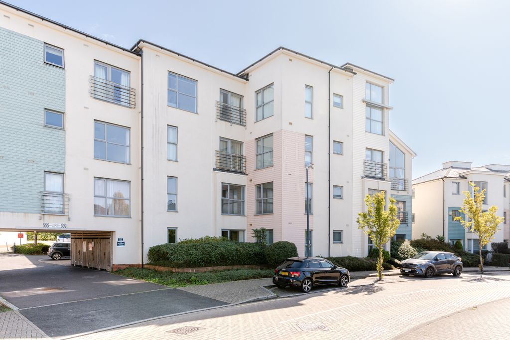 Property photo 2 of 15 A7401270-17
