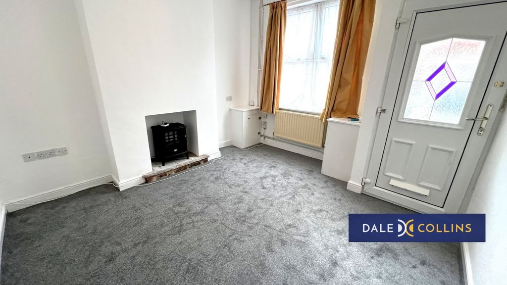 Property photo 1 of 12 Photo 6