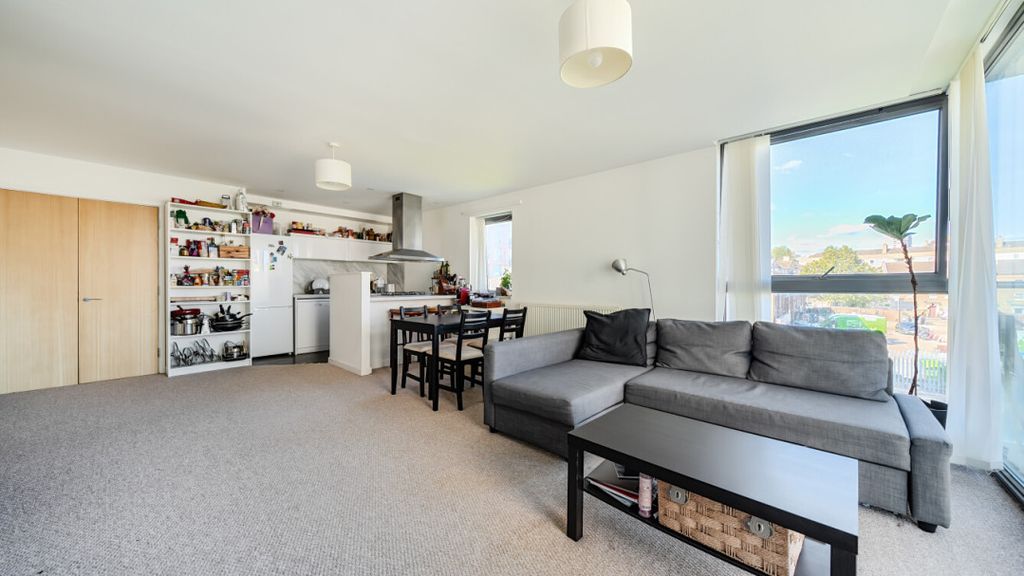 Property photo 3 of 19