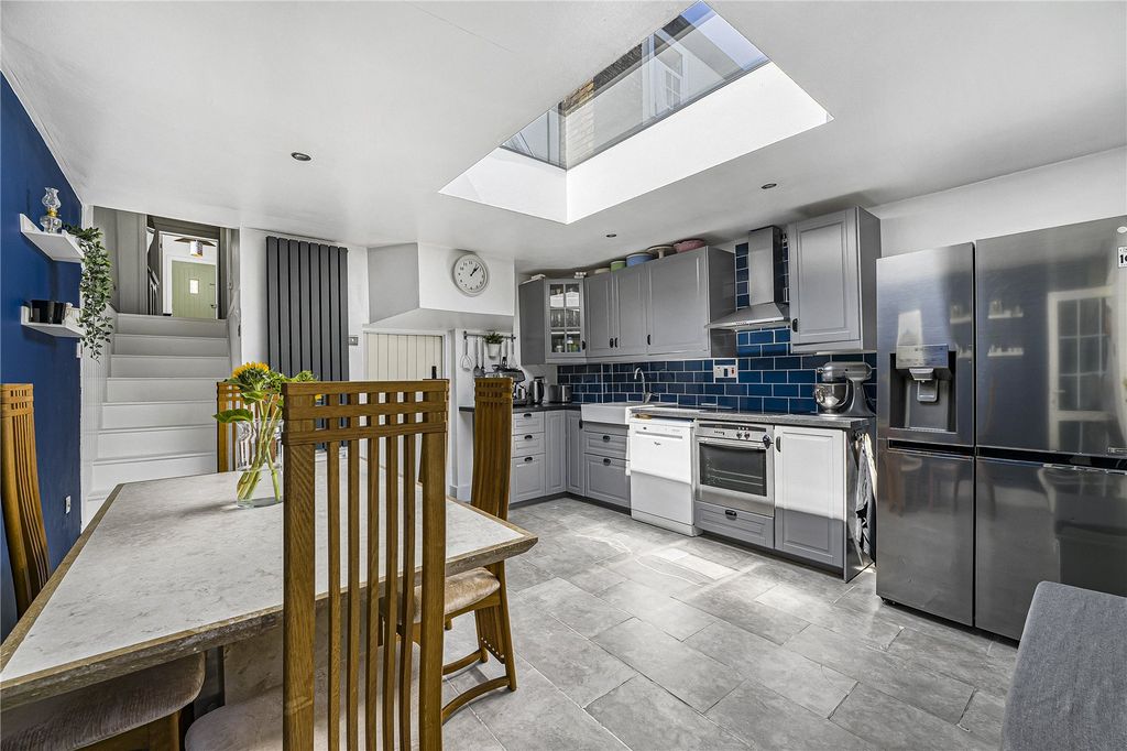 Property photo 2 of 44 Kitchen/Diner