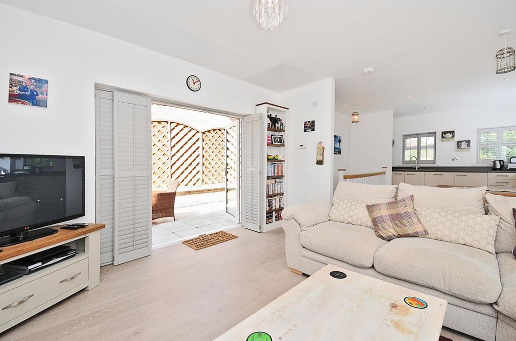 Property photo 3 of 6 Sitting Room