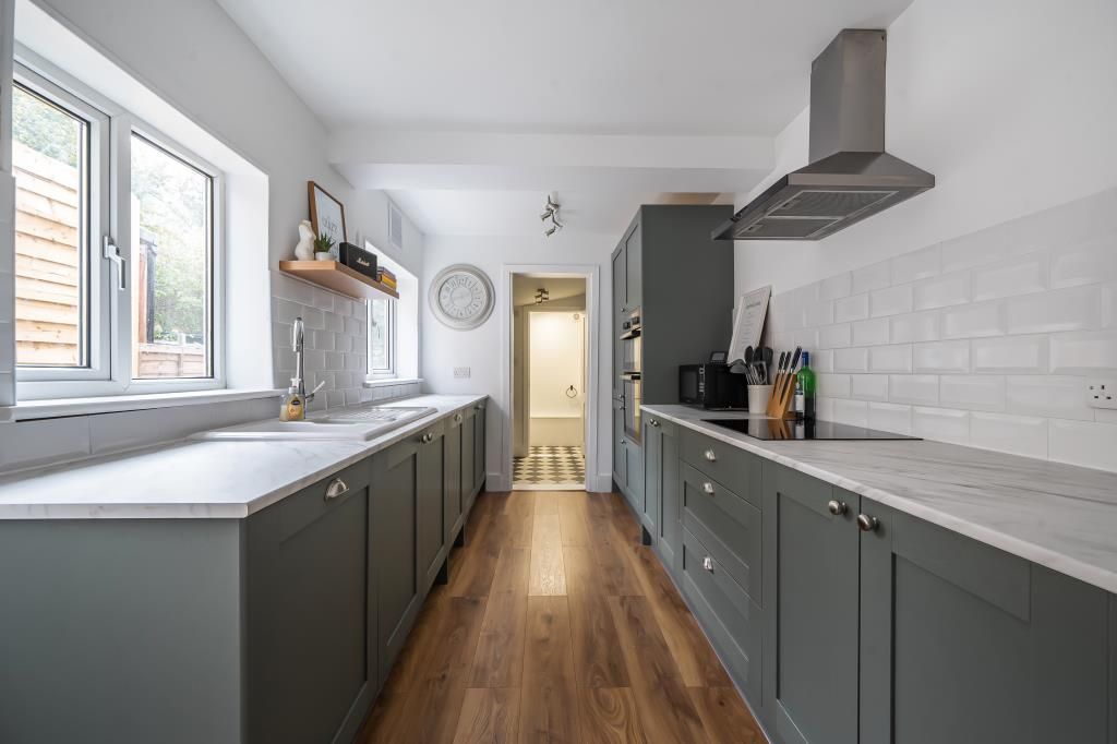 Property photo 3 of 20 Kitchen