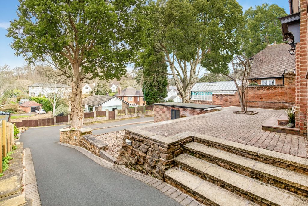 Property photo 3 of 42