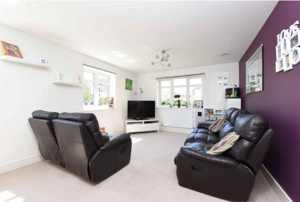 Property photo 2 of 11