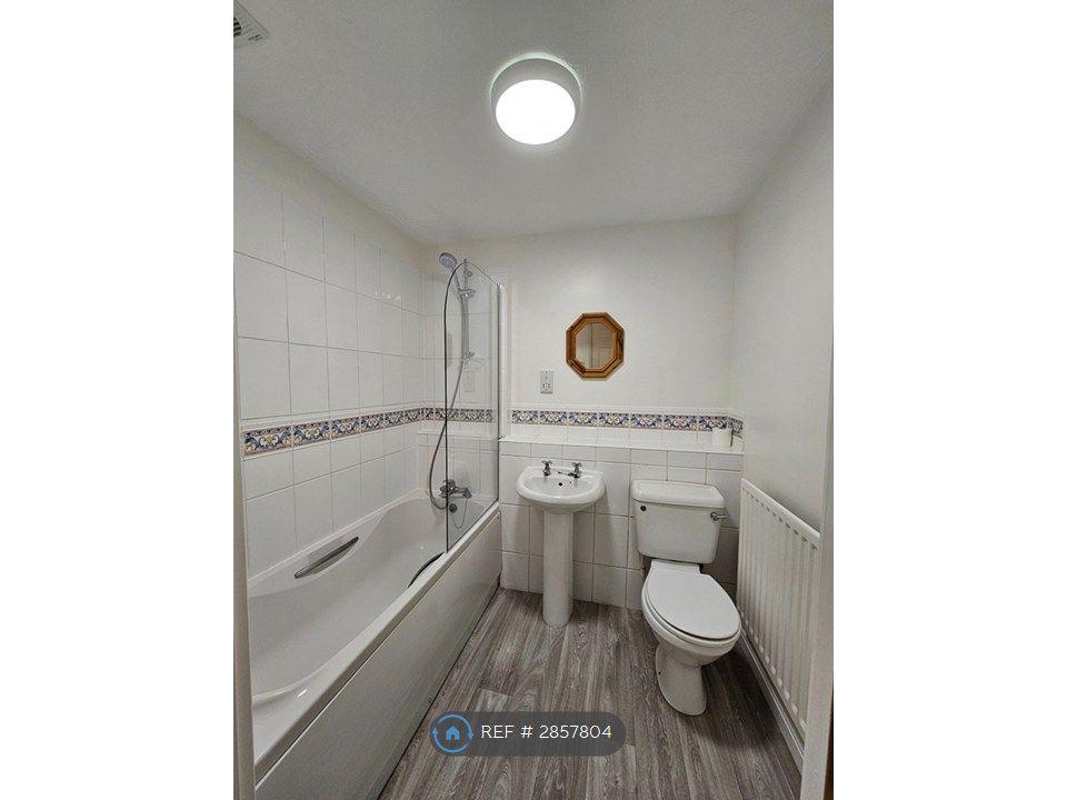 Property photo 2 of 4 Own Bathroom