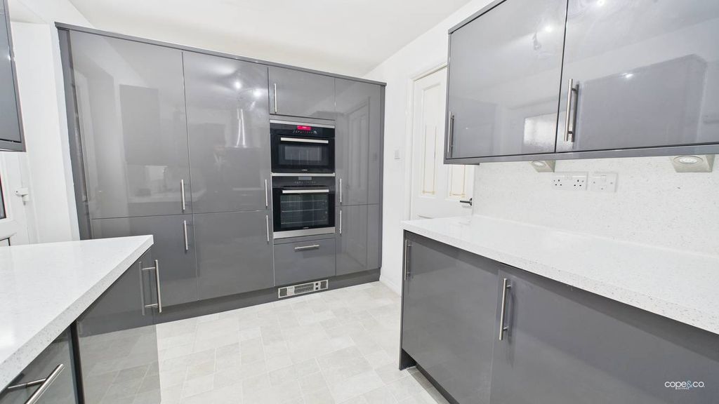 Property photo 3 of 13 1404974