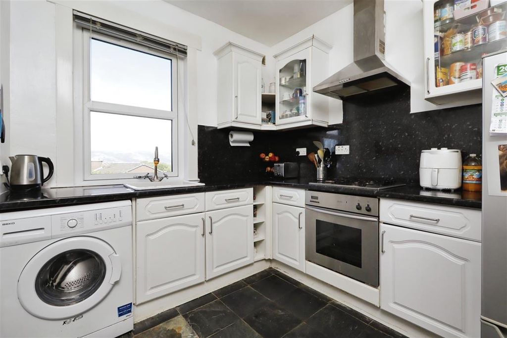 Property photo 3 of 26