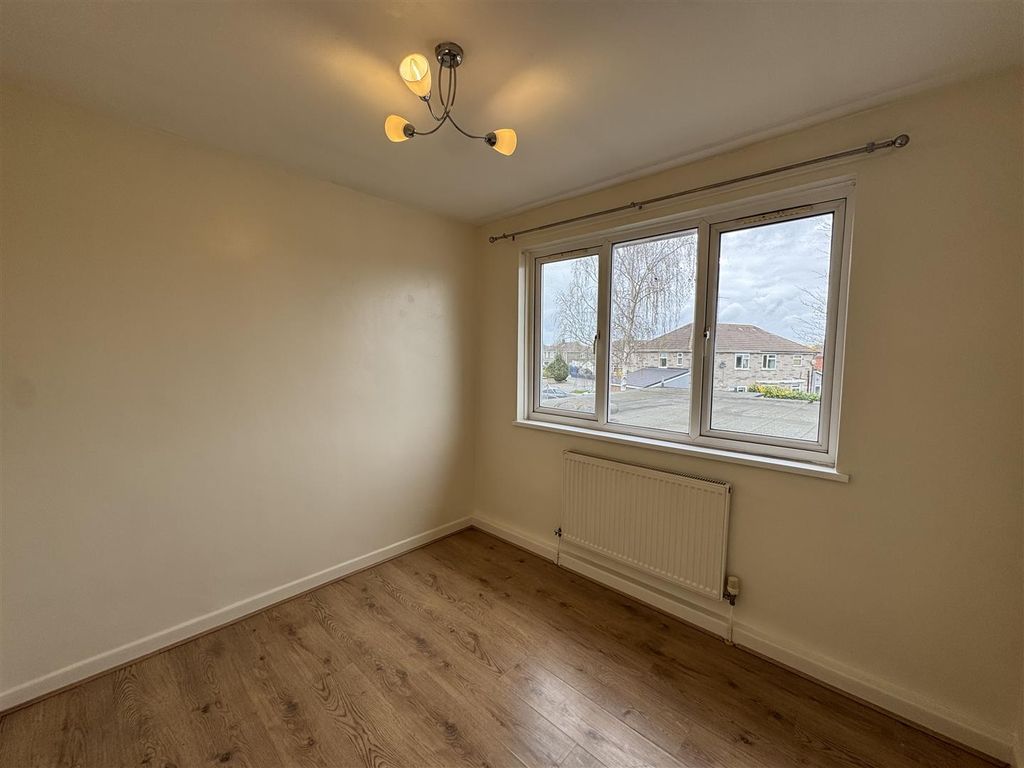 Property photo 3 of 16 Dining Room