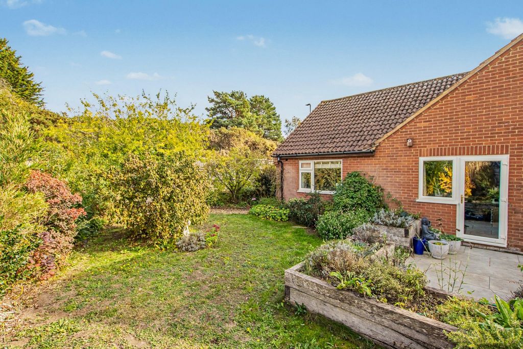 Property photo 2 of 30 5696093