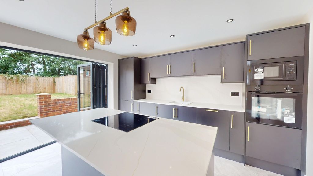 Property photo 1 of 45 3980231