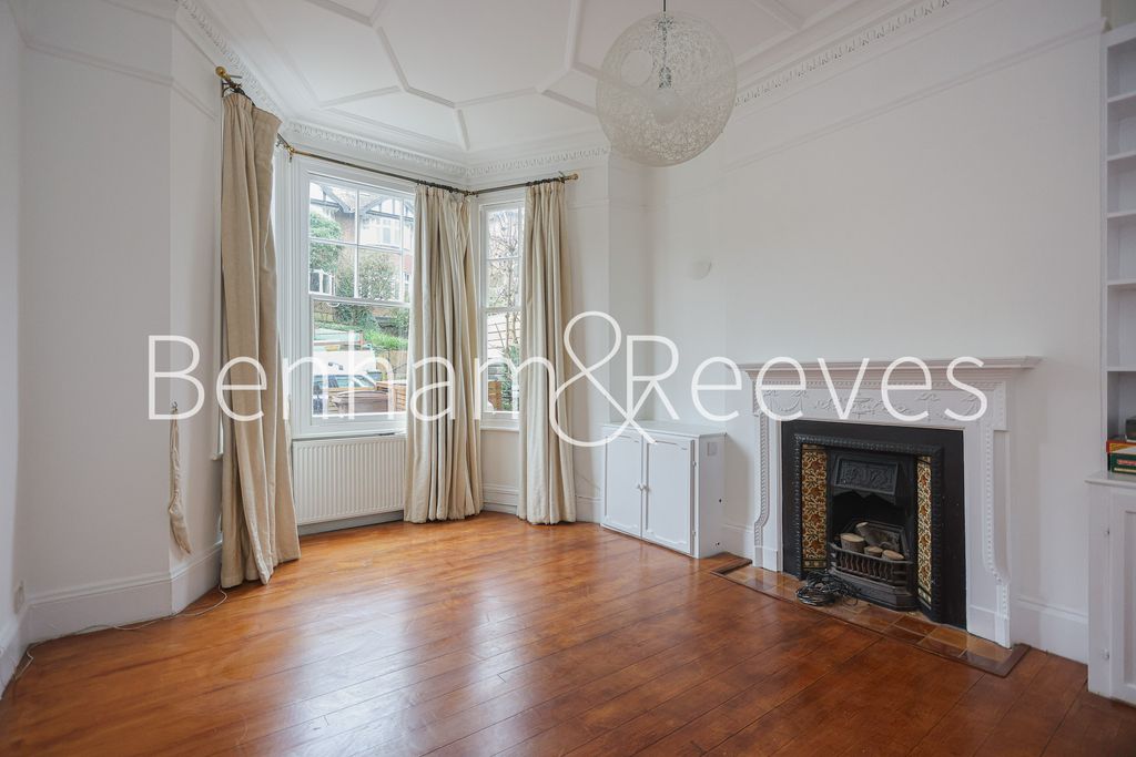 Property photo 1 of 25
