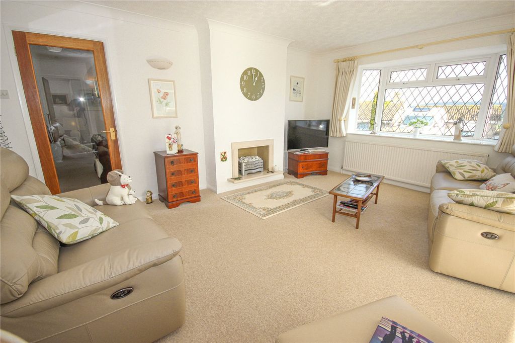 Property photo 3 of 12 Picture 3