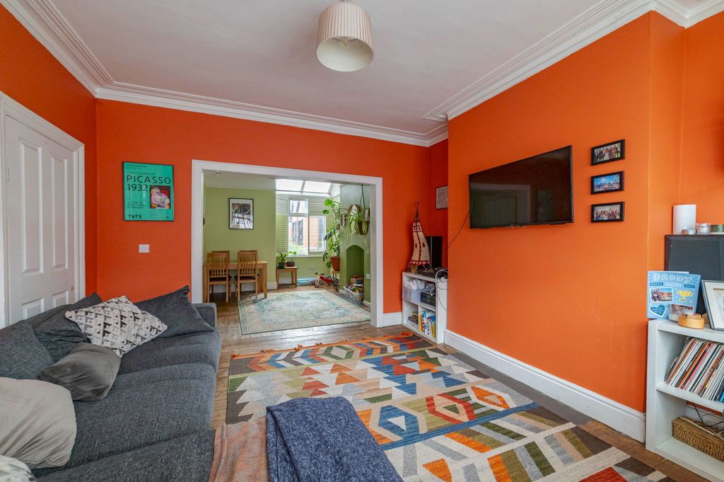 Property photo 3 of 18