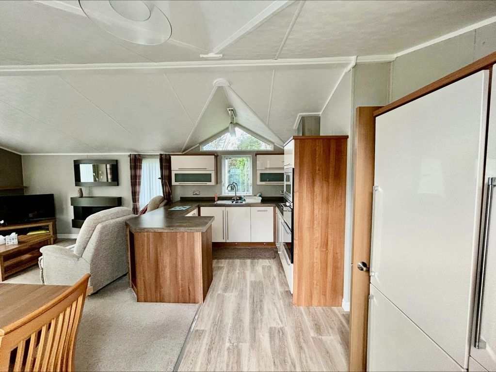 Property photo 3 of 15 Willerby New Hampshire 2011 Vs902367 139406988.Jpeg