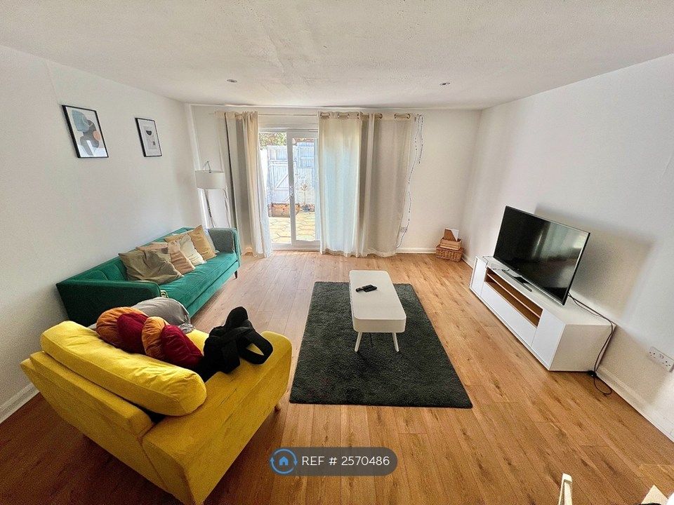 Property photo 2 of 23