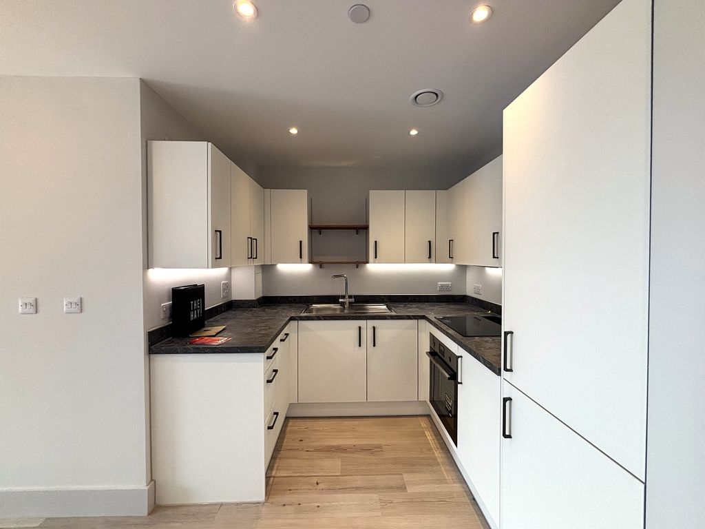 Property photo 2 of 12 Kitchen