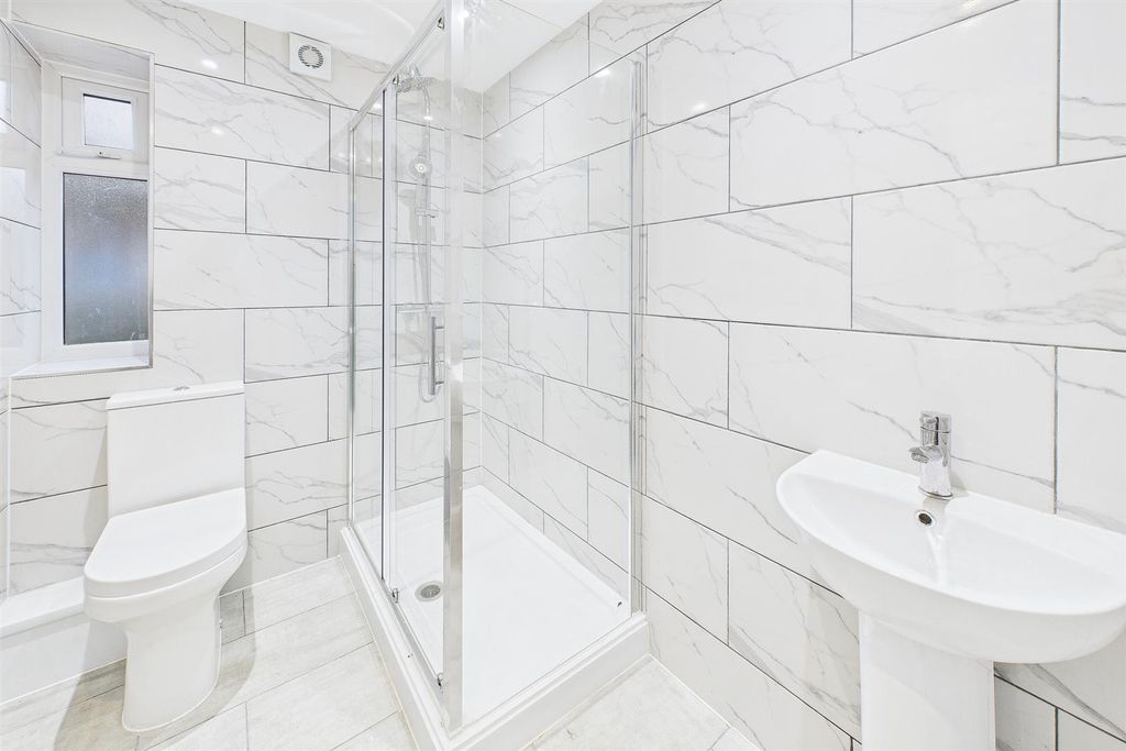 Property photo 3 of 7 Cam03736G0-Pr0218-Still017.Jpg