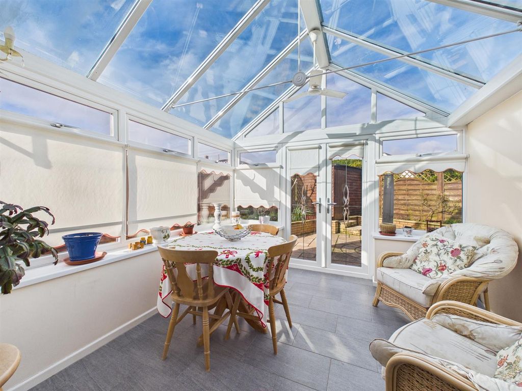 Property photo 2 of 24 Cam04118G0-Pr0023-Still012.Jpg