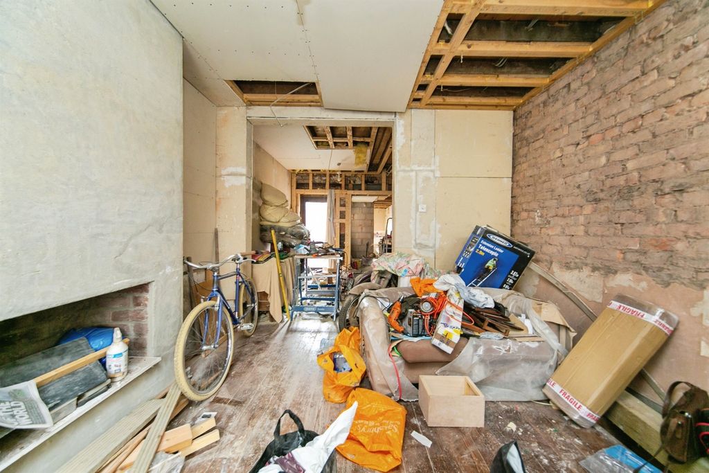 Property photo 2 of 19