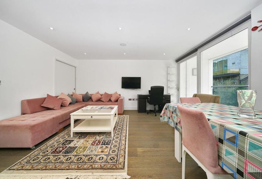 Property photo 1 of 15 Living Room