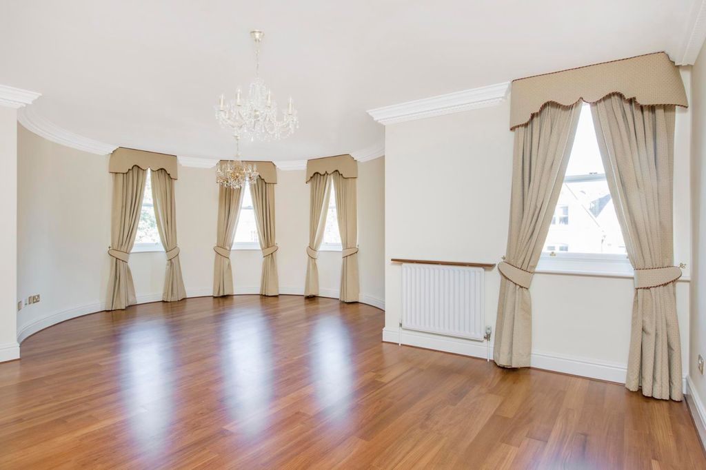Property photo 1 of 10 Picture No. 12