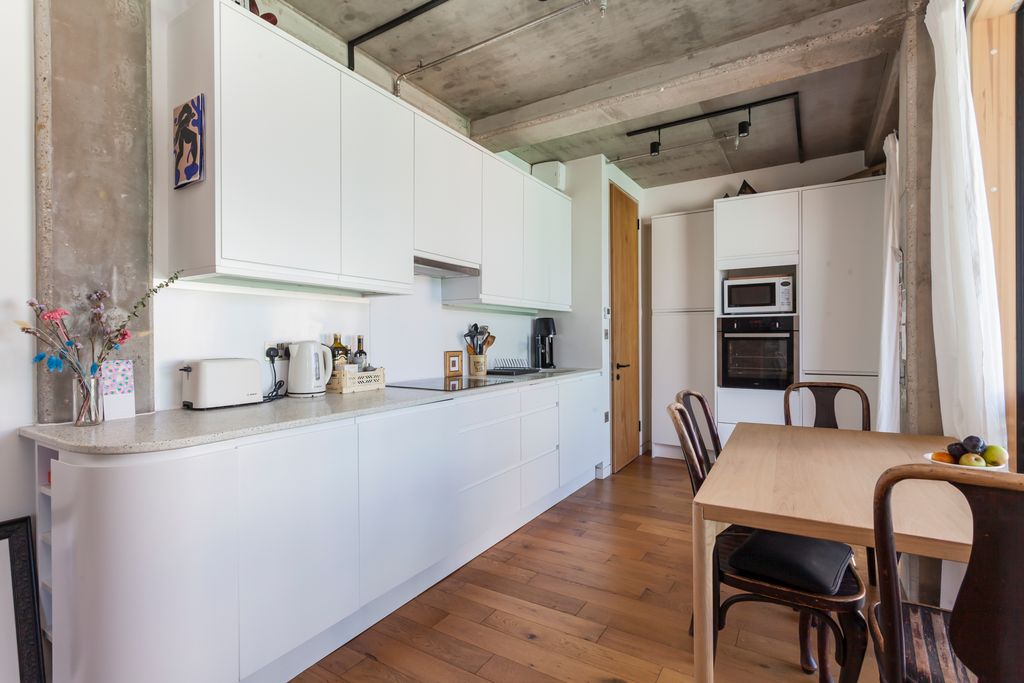 Property photo 2 of 8 2