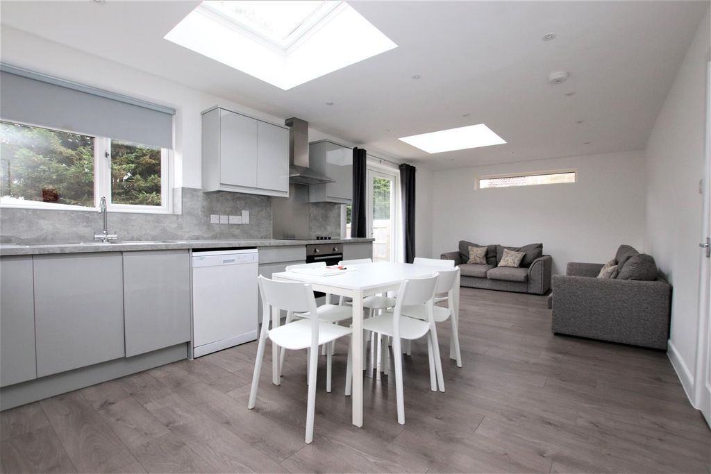 Property photo 1 of 16 Living Room