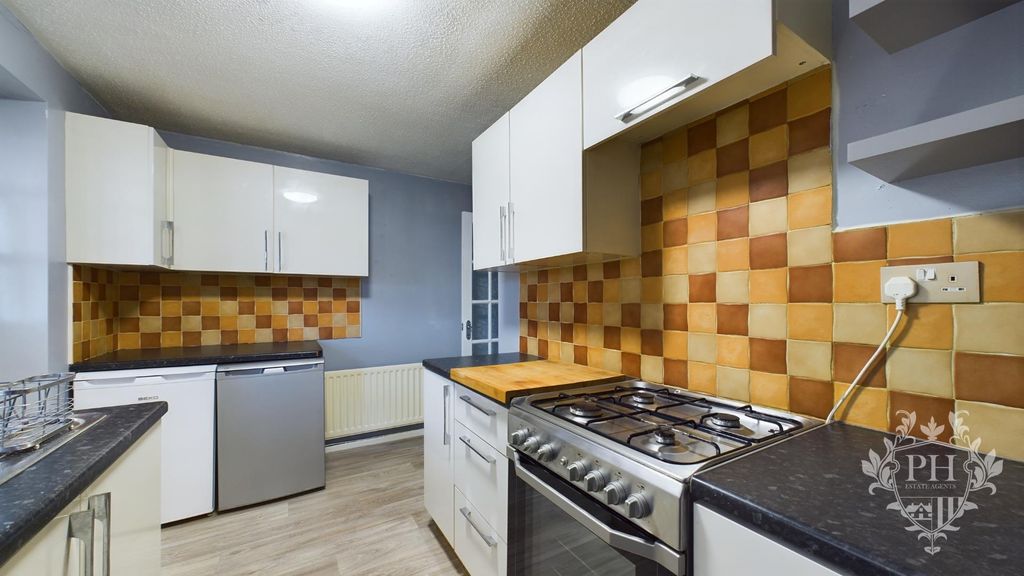 Property photo 3 of 12 Cam02002G0-Pr0092-Still009.Jpg