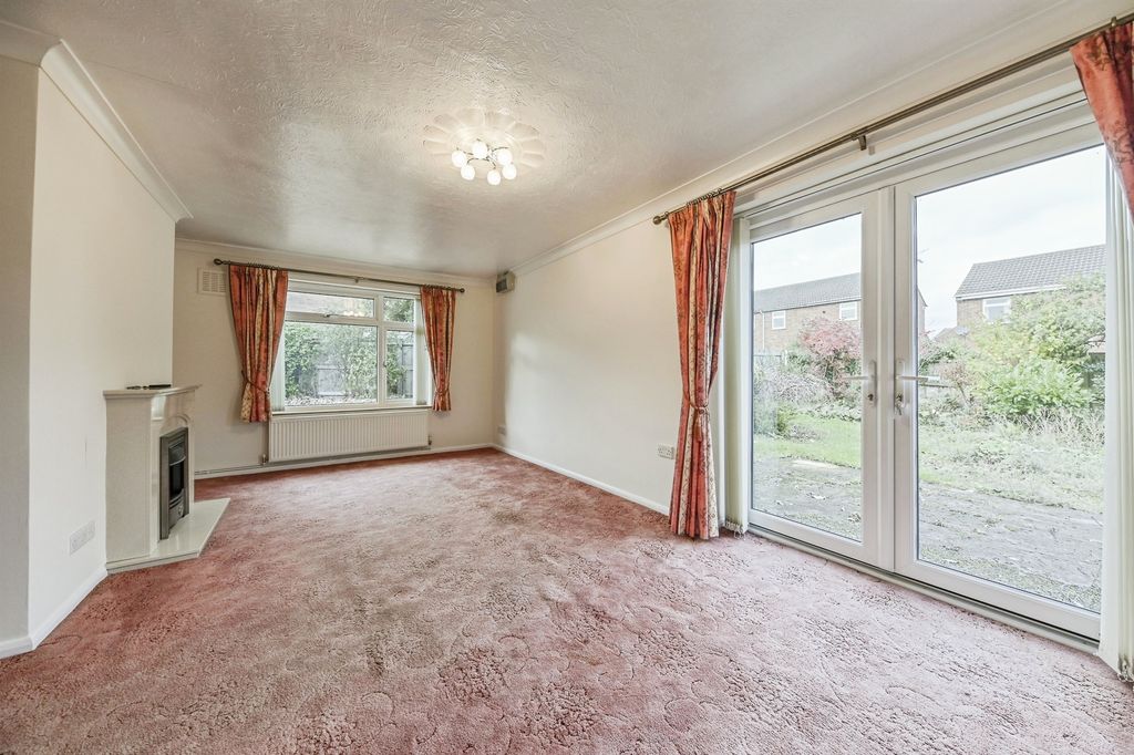 Property photo 2 of 16