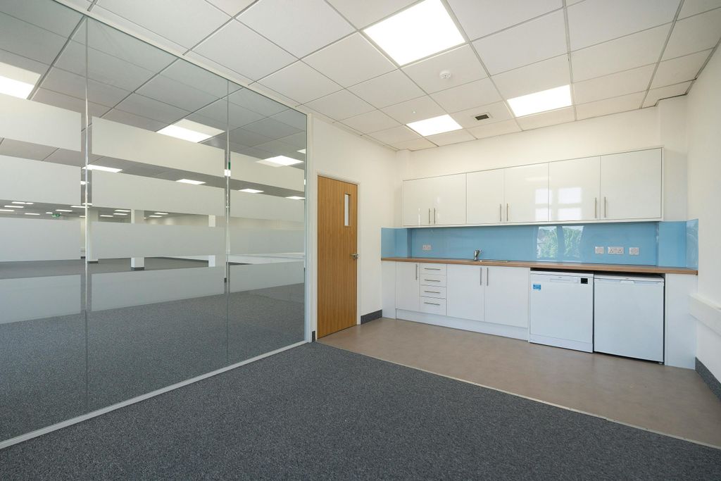 Property photo 3 of 5 Iw300425DL059.Jpg