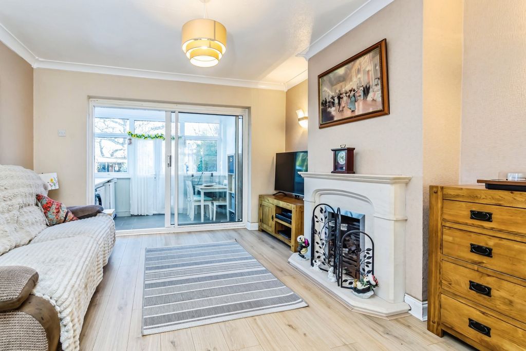 Property photo 2 of 20 Lounge/Dining Room