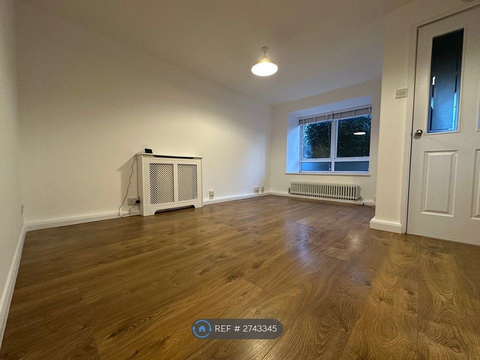 Property photo 2 of 9 Lounge